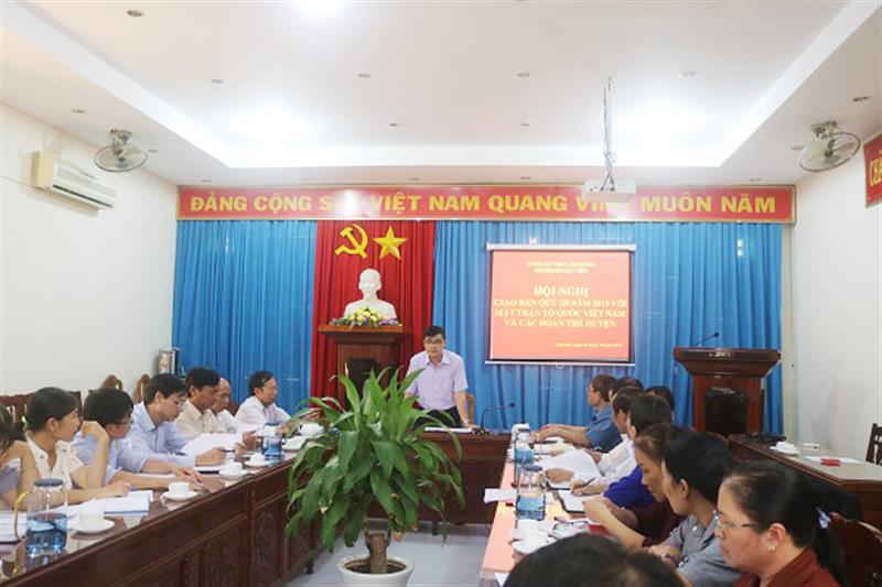 Đồng chí Nguyễn Khắc Bình - Phó Bí thư Thường trực Huyện ủy phát biểu tại Hội nghị (ảnh VT)
