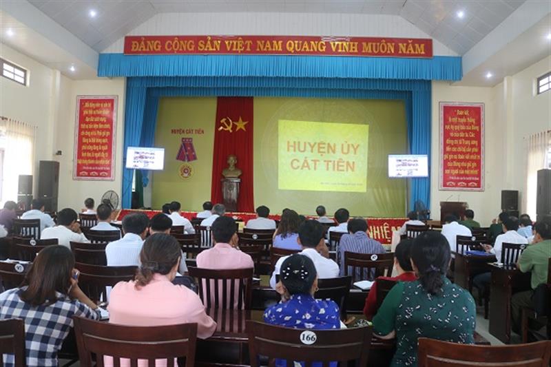 Hình ảnh tại điểm cầu huyện Cát Tiên (ảnh VT)