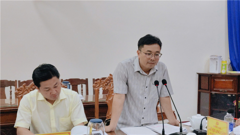 Thành viên trong đoàn kiểm tra phát biểu tại buổi kiểm tra