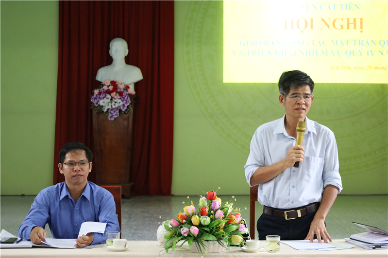 Trưởng Ban Dân vận Huyện ủy, Chủ tịch UBMTTQ Việt Nam huyện Nguyễn Văn Thanh phát biểu chỉ đạo tại hội nghị