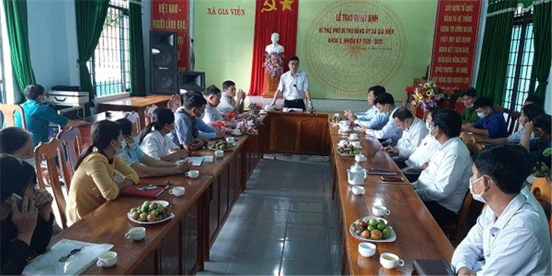 Đồng chí Nguyễn Khắc Bình – Phó Bí thư Thường trực Huyện ủy phát biểu tại hội nghị