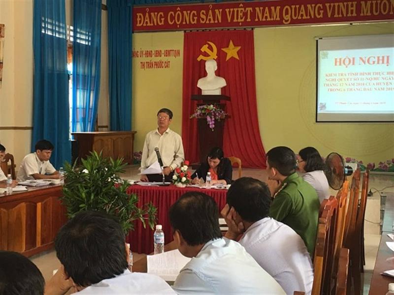 Ảnh: Đồng chí Ngô Xuân Hiển – TUV, Bí thư Huyện ủy, Chủ tịch HĐND huyện phát biểu tại buổi kiểm tra Đảng ủy Thị trấn Phước Cát